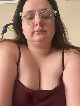 BigBootySaraah live cam on StripChat