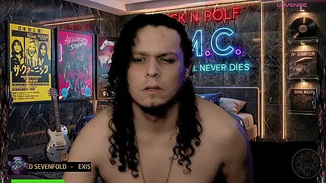 chino_roz live cam on StripChat