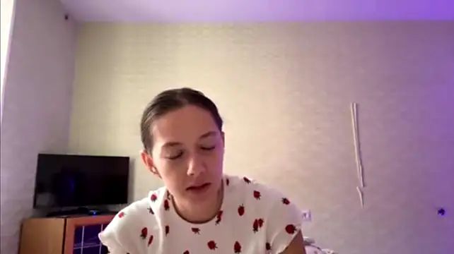AnamariaHourani live cam on StripChat