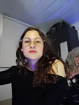 lindasyt live cam on StripChat