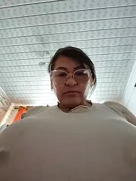 alexxiaamat (F mature) - open ass  plug anal😍😍😍