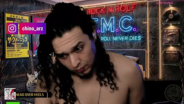 chino_roz live cam on StripChat