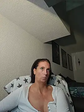 SexyJulia21 live cam on StripChat
