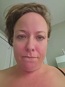 julimonroe live cam on StripChat