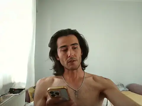 MAYBEYOUTWT live sex cam