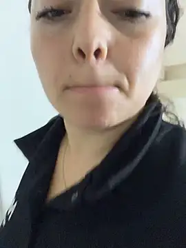 Nails_Lucia live sex cam