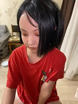 lalallalalaa- live cam on StripChat