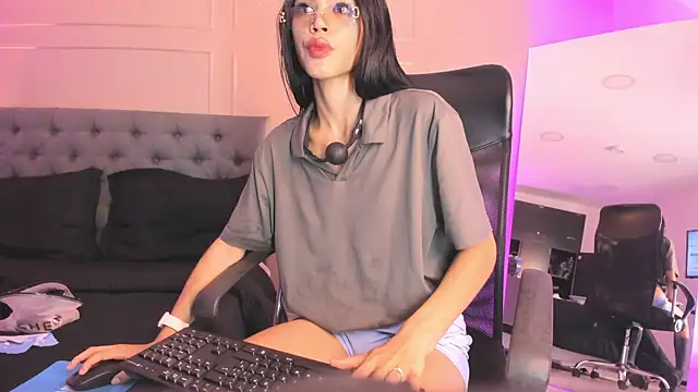 ALICESANDOVAL live cam on StripChat