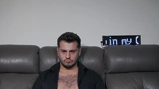 CrazyDom1 live cam on StripChat