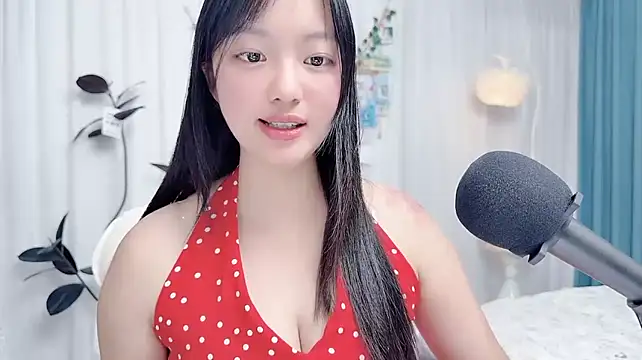 Winnie666999 live cam on StripChat