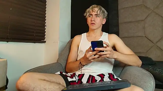 Tyler_Mcrey live sex cam
