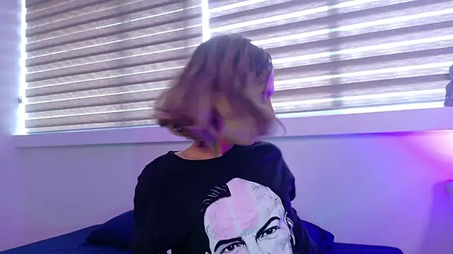 Model: zoeypetit