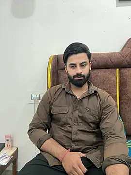 Royalboy_03 live cam on StripChat