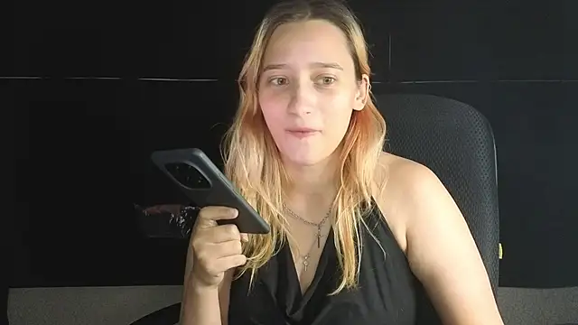 RachelPirce live cam on StripChat