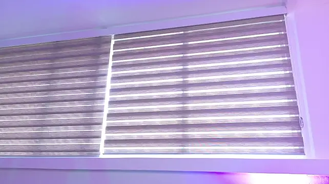 ZoeyPetit live sex cam
