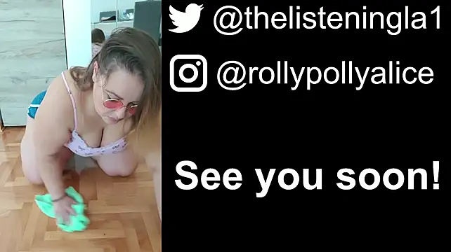 AlicePlushWhispers live sex cam