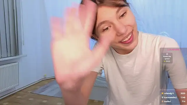 Little__Lunaa live sex cam