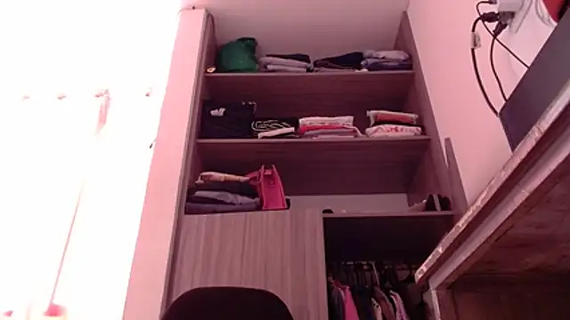 nicolle_milf1978 live sex cam
