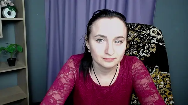 NinaFlawlees live cam on StripChat