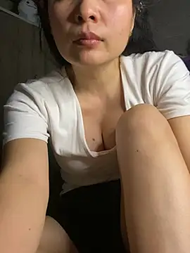 Ivy_Trix2 live cam on StripChat