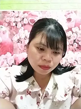 Xuka_lyss live cam on StripChat