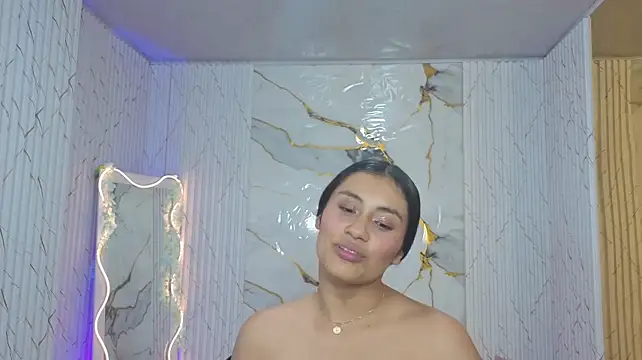 PEACHY_TAY live cam on StripChat