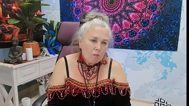 LilaMaharani live cam on StripChat