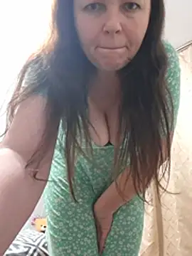 Meri_a live cam on StripChat