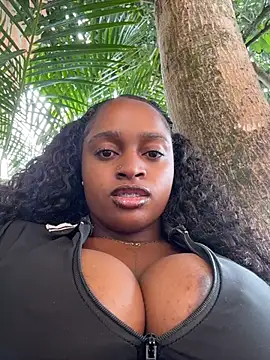 darle_volant live cam on StripChat