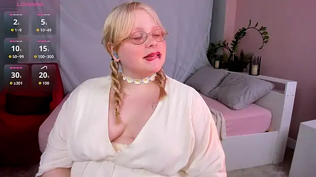 Stella_Brayn live cam on StripChat