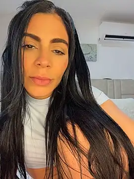 valecruz903 live cam on StripChat