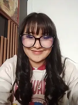 Emily-7 live cam on StripChat