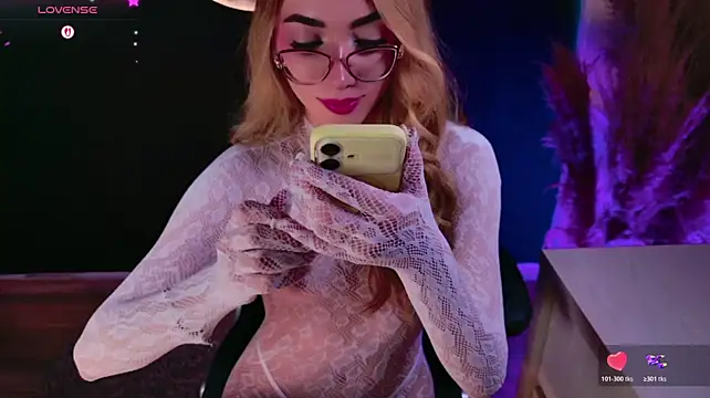 SophieLafont live cam on StripChat