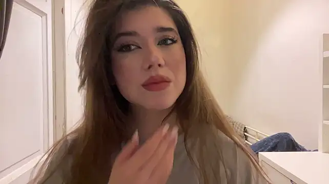 TildaKauble live sex cam