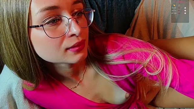 Tiffanyhunt live cam on StripChat