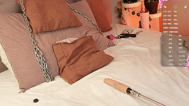Shiny_Julcy live cam on StripChat