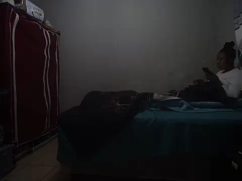 Lilly2590 live cam on StripChat