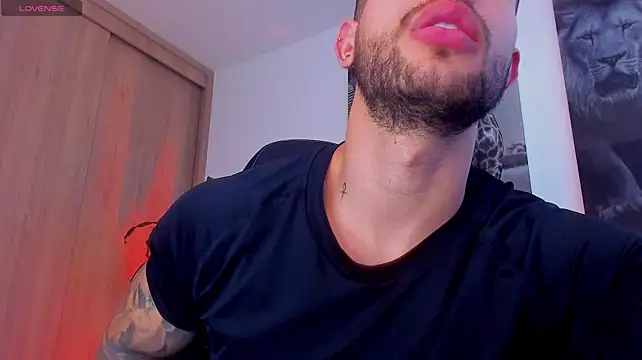 Santos_ramirez1 live cam on StripChat