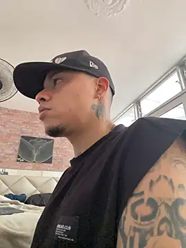 AlphaMasterXxx live sex cam