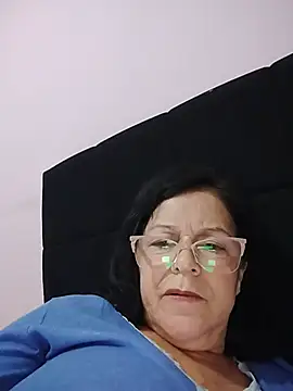 mariy522 live cam on StripChat
