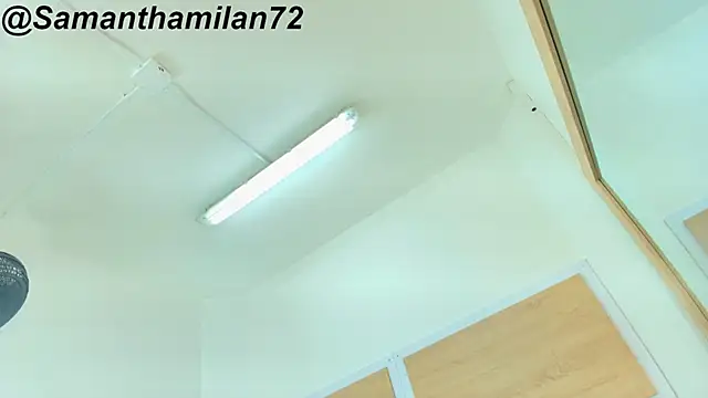 SamanthaMilann live cam on StripChat