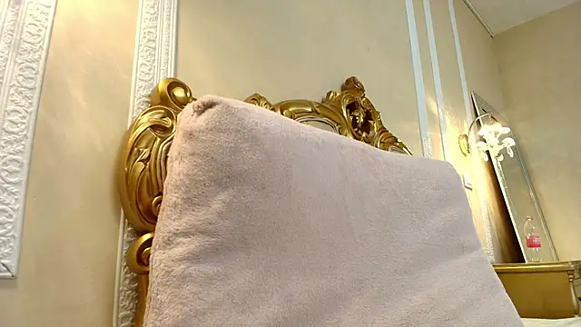 AuroraRenard live cam on StripChat