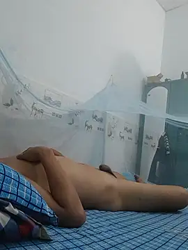 huhuhu90990 live cam on StripChat
