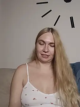 KisaVixen live cam on StripChat