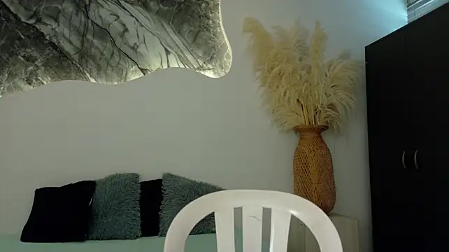 Monyel_Blake live cam on StripChat