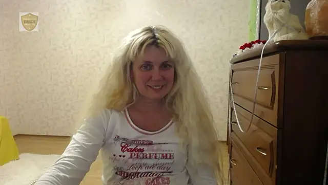 SunnySylvia live cam on StripChat