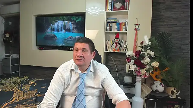 SpartacusDaddy48 live cam on StripChat