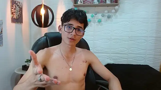 tim_cooper live cam on StripChat
