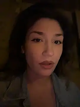 ScarletBloom_ live cam on StripChat