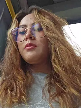 Mari-98 live cam on StripChat